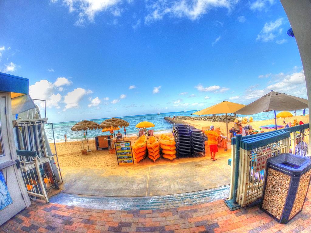 Waikiki Shore 515 Beachfront & Upgrade Apartment Honolulu Bagian luar foto
