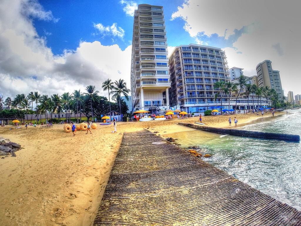 Waikiki Shore 515 Beachfront & Upgrade Apartment Honolulu Bagian luar foto