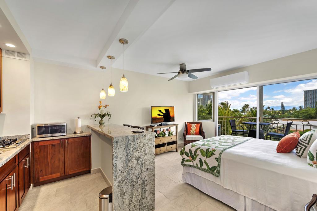 Waikiki Shore 515 Beachfront & Upgrade Apartment Honolulu Bagian luar foto