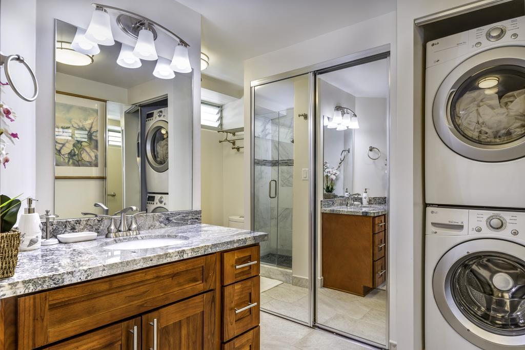 Waikiki Shore 515 Beachfront & Upgrade Apartment Honolulu Bagian luar foto